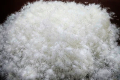 シュラフ ダウン vs. 化繊シュラフ徹底比較!特徴やおすすめシーンを解説