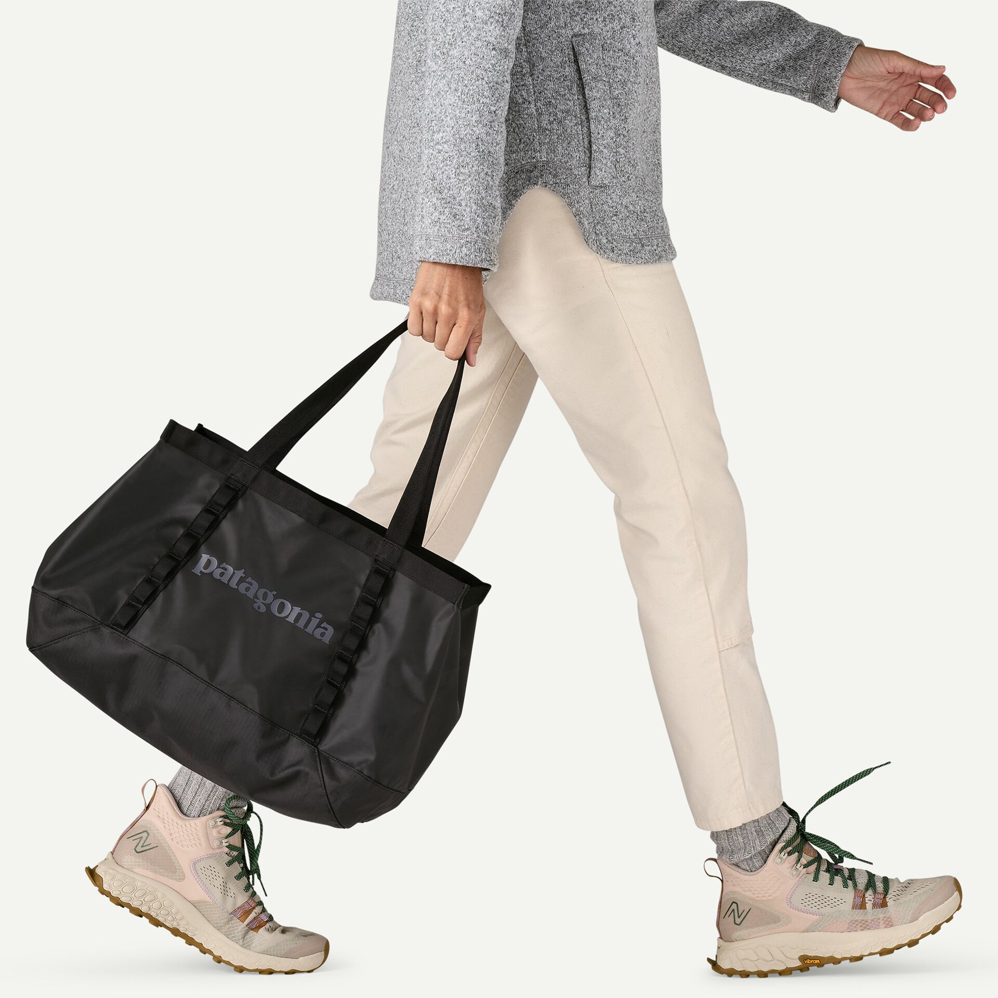 Black Hole Tote 25L