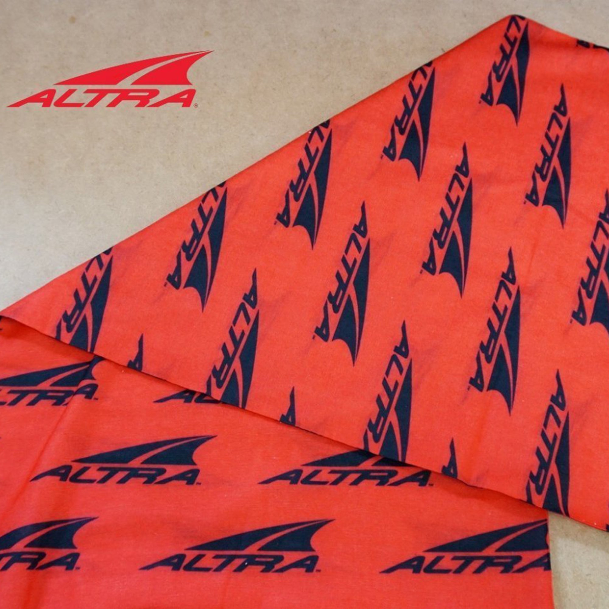 Altra原始脖子Gator Fandana(Altra Fandana)