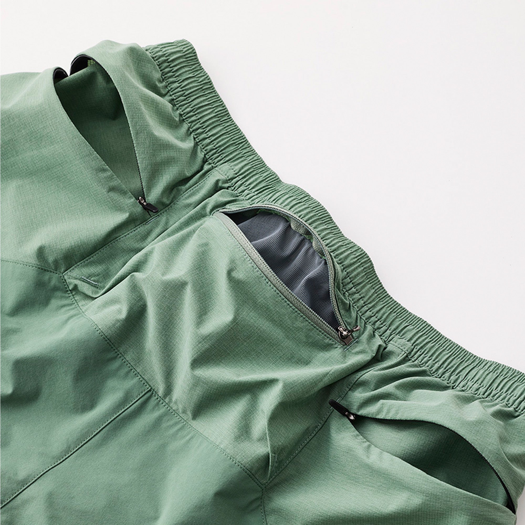 Scrambling Short Men's