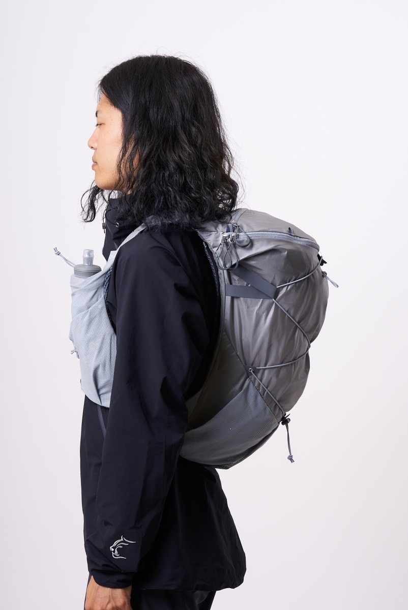 ラッシュ 20 [PAAGO WORKS パーゴワークス] バックパック 20L